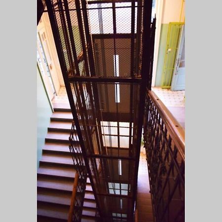 Cosy Apartment Just Next To Parliament Budapest Luaran gambar
