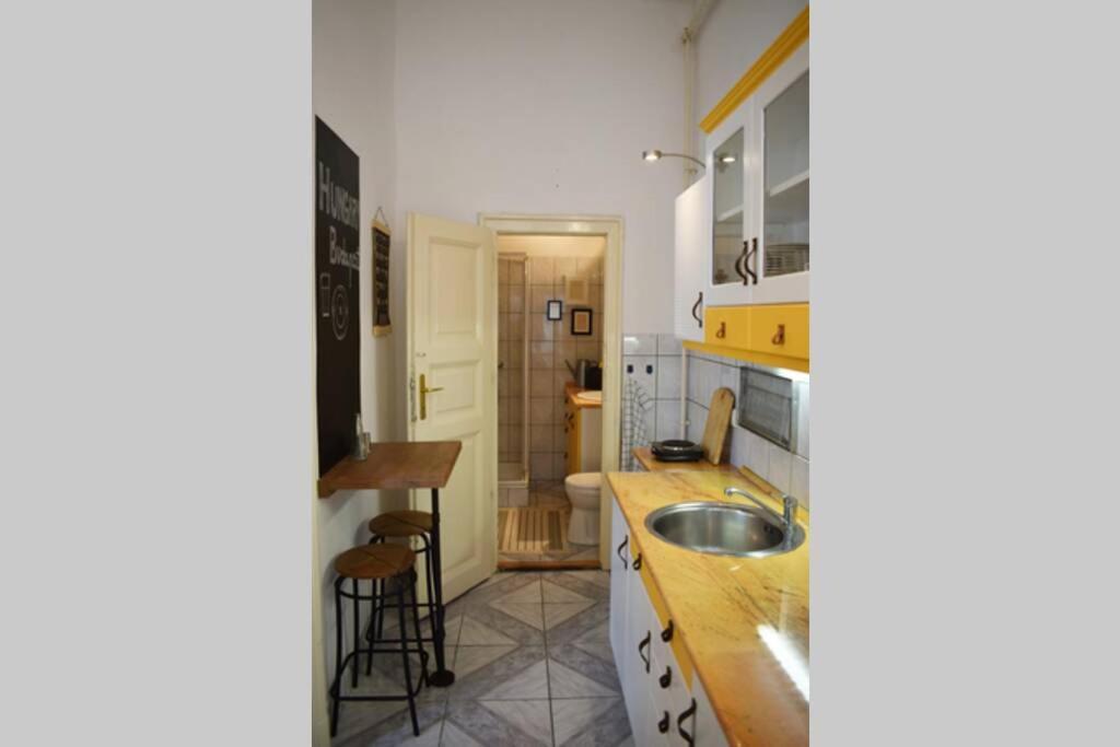 Cosy Apartment Just Next To Parliament Budapest Luaran gambar