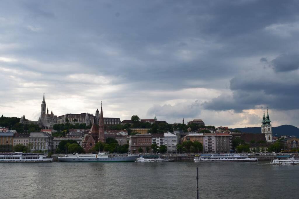 Cosy Apartment Just Next To Parliament Budapest Luaran gambar